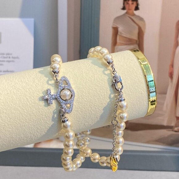 Vivienne Westwood Women's Pearl Necklace - Picture 3 of 9